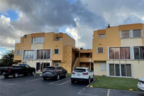 Copropriété à louer à Miami, Floride: 2 chambres, 88.07 m2 № 1941171 - photo 16