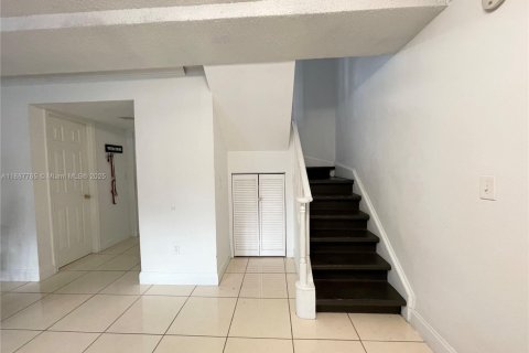 Copropriété à louer à Miami, Floride: 2 chambres, 88.07 m2 № 1941171 - photo 13