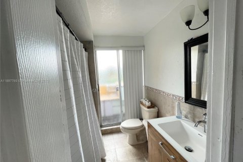 Copropriété à louer à Miami, Floride: 2 chambres, 88.07 m2 № 1941171 - photo 7