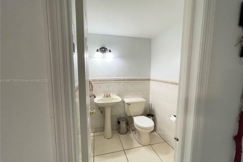 Copropriété à louer à Miami, Floride: 2 chambres, 88.07 m2 № 1941171 - photo 5