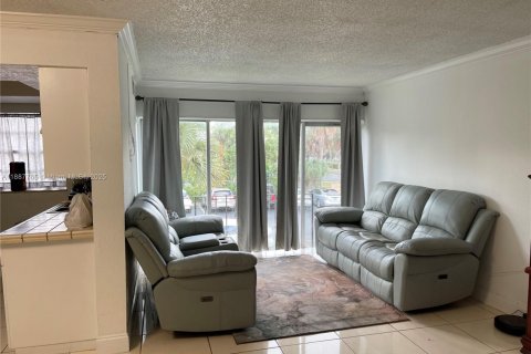 Copropriété à louer à Miami, Floride: 2 chambres, 88.07 m2 № 1941171 - photo 2