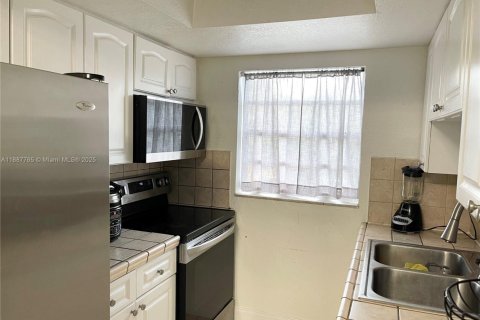 Copropriété à louer à Miami, Floride: 2 chambres, 88.07 m2 № 1941171 - photo 6