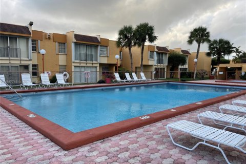 Copropriété à louer à Miami, Floride: 2 chambres, 88.07 m2 № 1941171 - photo 18