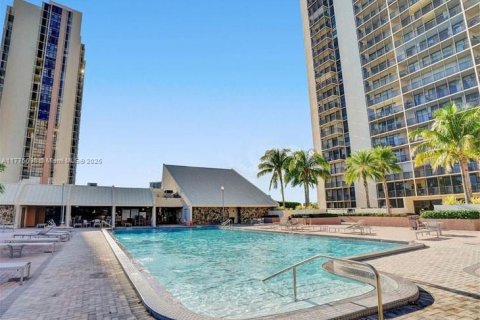 Condominio en venta en Aventura, Florida, 1 dormitorio, 84.82 m2 № 1693262 - foto 13