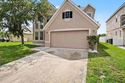 House in Orlando, Florida 4 bedrooms, 245.35 sq.m. № 2197264