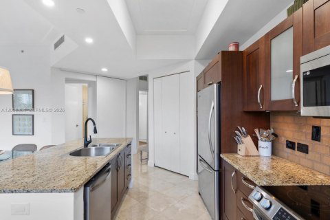 Condo in Aventura, Florida, 3 bedrooms № 2186195 - photo 17