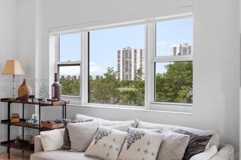 Condo in Aventura, Florida, 3 bedrooms № 2186195 - photo 13