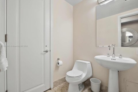 Copropriété à louer à Miami, Floride: 2 chambres, 162.3 m2 № 1753708 - photo 21