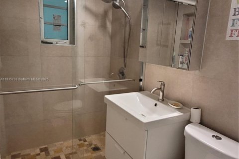 Condo in Miami Beach, Florida, 1 bedroom  № 1818580 - photo 16