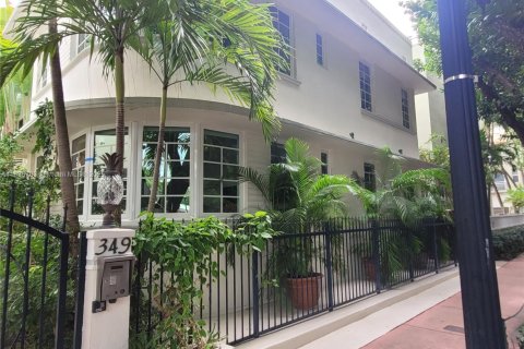 Condo in Miami Beach, Florida, 1 bedroom  № 1818580 - photo 2