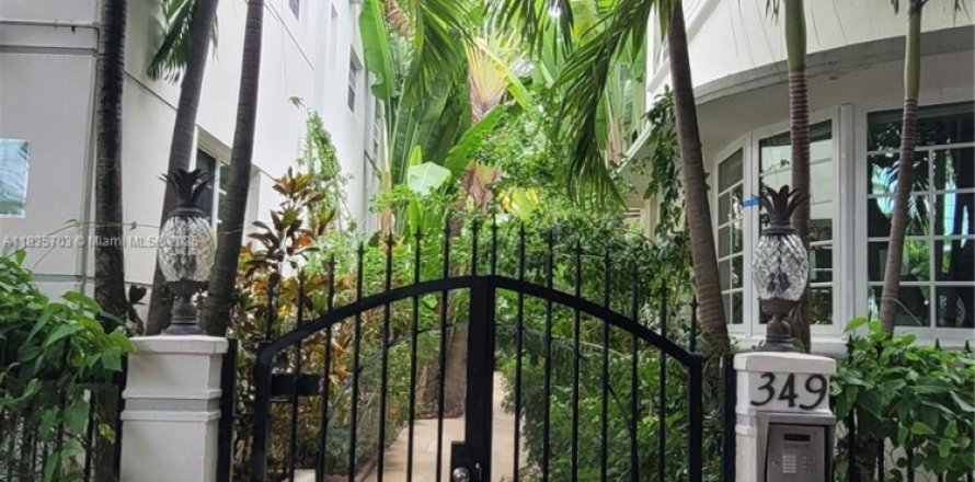 Condo in Miami Beach, Florida, 1 bedroom  № 1818580
