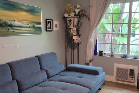Condo in Miami Beach, Florida, 1 bedroom  № 1818580 - photo 4