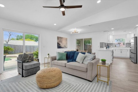 Casa en venta en Longwood, Florida, 3 dormitorios, 131.64 m2 № 1852610 - foto 3