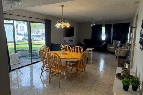 Condo in Orlando, Florida, 3 bedrooms  № 1910313 - photo 6