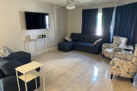Condo in Orlando, Florida, 3 bedrooms  № 1910313 - photo 5