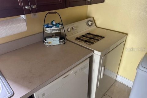 Condo in Orlando, Florida, 3 bedrooms  № 1910313 - photo 8
