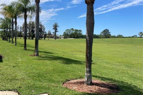 House in Trinity, Florida 2 bedrooms, 155.05 sq.m. № 2236196 - photo 23
