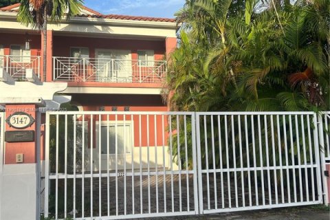 Adosado en alquiler en Miami, Florida, 3 dormitorios, 187.94 m2 № 1952081 - foto 3