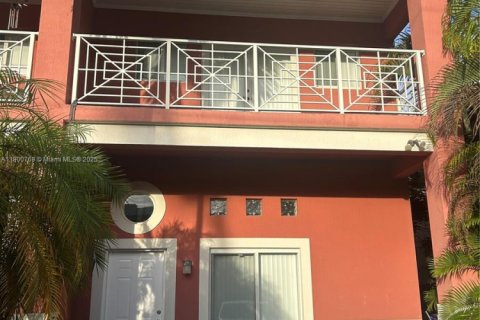 Adosado en alquiler en Miami, Florida, 3 dormitorios, 187.94 m2 № 1952081 - foto 6