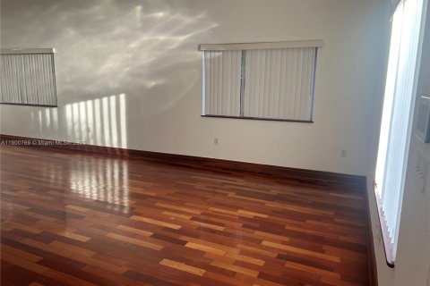 Adosado en alquiler en Miami, Florida, 3 dormitorios, 187.94 m2 № 1952081 - foto 9