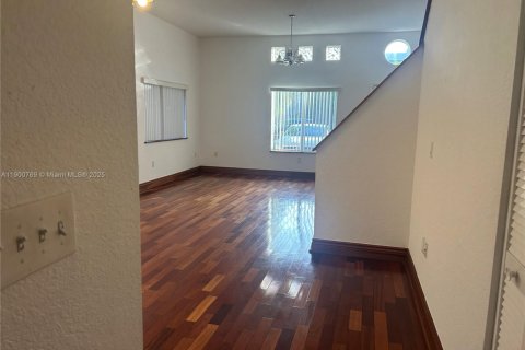 Adosado en alquiler en Miami, Florida, 3 dormitorios, 187.94 m2 № 1952081 - foto 11