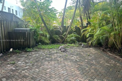 Adosado en alquiler en Miami, Florida, 3 dormitorios, 187.94 m2 № 1952081 - foto 16