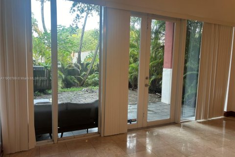 Adosado en alquiler en Miami, Florida, 3 dormitorios, 187.94 m2 № 1952081 - foto 15
