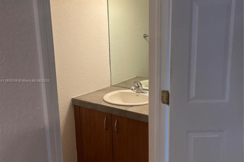 Adosado en alquiler en Miami, Florida, 3 dormitorios, 187.94 m2 № 1952081 - foto 19