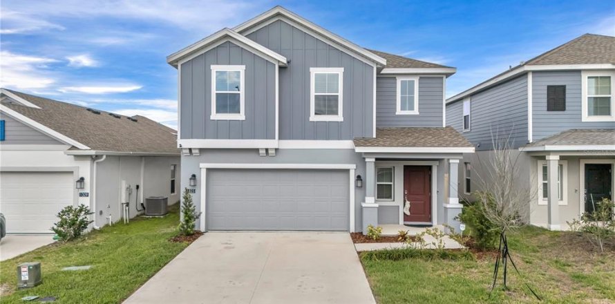 House in Winter Haven, Florida 4 bedrooms, 179.58 sq.m. № 2238055