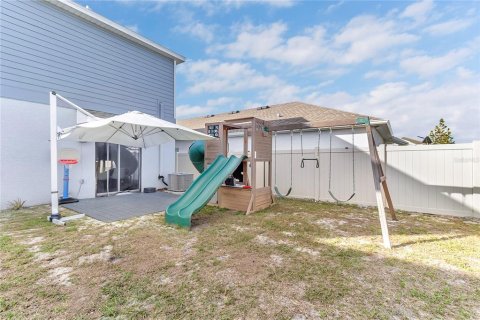 House in Winter Haven, Florida 4 bedrooms, 179.58 sq.m. № 2238055 - photo 22