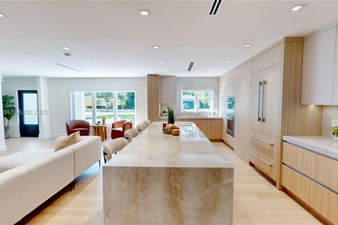 Купить виллу или дом в Корал-Гейблс, Флорида 3 спальни, № 1986317 - фото 11