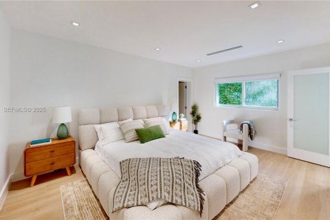 Купить виллу или дом в Корал-Гейблс, Флорида 3 спальни, № 1986317 - фото 18