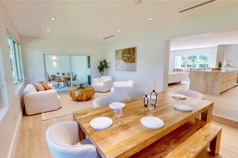 Купить виллу или дом в Корал-Гейблс, Флорида 3 спальни, № 1986317 - фото 14