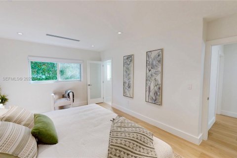 Купить виллу или дом в Корал-Гейблс, Флорида 3 спальни, № 1986317 - фото 19