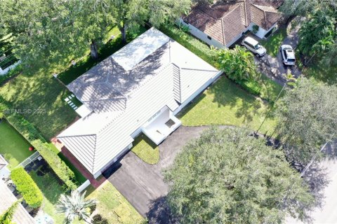 Купить виллу или дом в Корал-Гейблс, Флорида 3 спальни, № 1986317 - фото 29