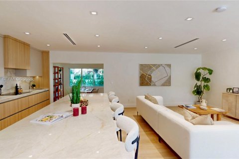 Купить виллу или дом в Корал-Гейблс, Флорида 3 спальни, № 1986317 - фото 9