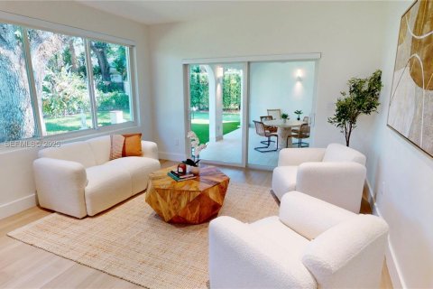 Купить виллу или дом в Корал-Гейблс, Флорида 3 спальни, № 1986317 - фото 16