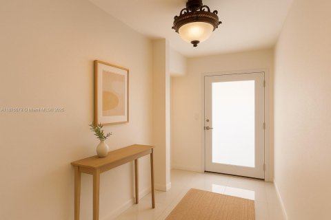 Condo in Miami, Florida, 2 bedrooms  № 1921195 - photo 5