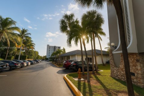 Condo in Miami, Florida, 2 bedrooms  № 1921195 - photo 20