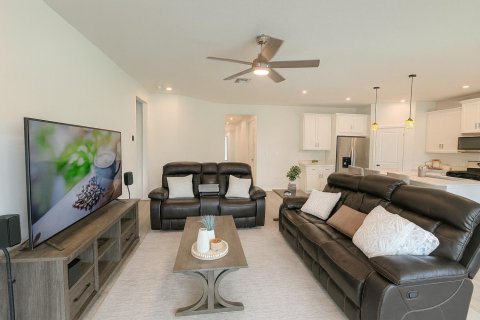 Villa ou maison à vendre à Port St. Lucie, Floride: 4 chambres, 175.96 m2 № 2083128 - photo 5