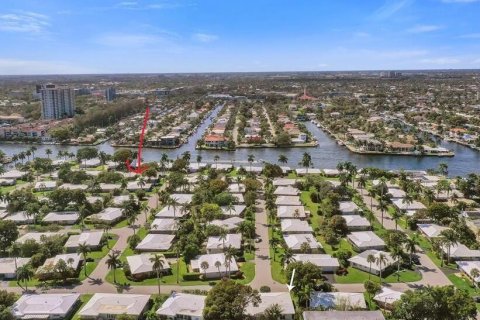 House in Lauderdale-by-the-Sea, Florida 3 bedrooms, 198.44 sq.m. № 2262482 - photo 2
