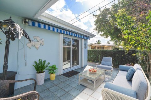 House in Lauderdale-by-the-Sea, Florida 3 bedrooms, 198.44 sq.m. № 2262482 - photo 22