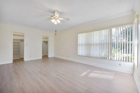 House in Lauderdale-by-the-Sea, Florida 3 bedrooms, 198.44 sq.m. № 2262482 - photo 7