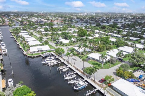House in Lauderdale-by-the-Sea, Florida 3 bedrooms, 198.44 sq.m. № 2262482 - photo 27