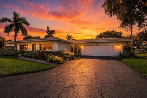 House in Lauderdale-by-the-Sea, Florida 3 bedrooms, 198.44 sq.m. № 2262482 - photo 25