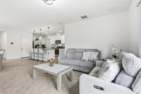 Villa ou maison à vendre à Davenport, Floride: 5 chambres, 234.3 m2 № 2347352 - photo 13