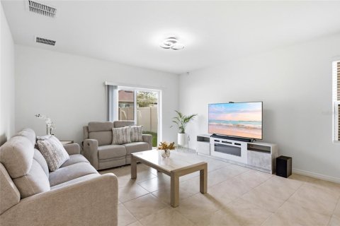 Villa ou maison à vendre à Davenport, Floride: 5 chambres, 234.3 m2 № 2347352 - photo 15