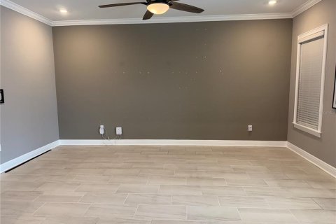 House in Winter Garden, Florida 5 bedrooms, 362.04 sq.m. № 1907897 - photo 12