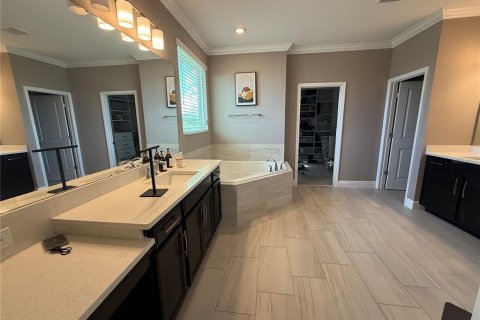 House in Winter Garden, Florida 5 bedrooms, 362.04 sq.m. № 1907897 - photo 26
