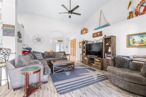 House in Fish Hawk, Florida 4 bedrooms, 232.07 sq.m. № 2354522 - photo 20